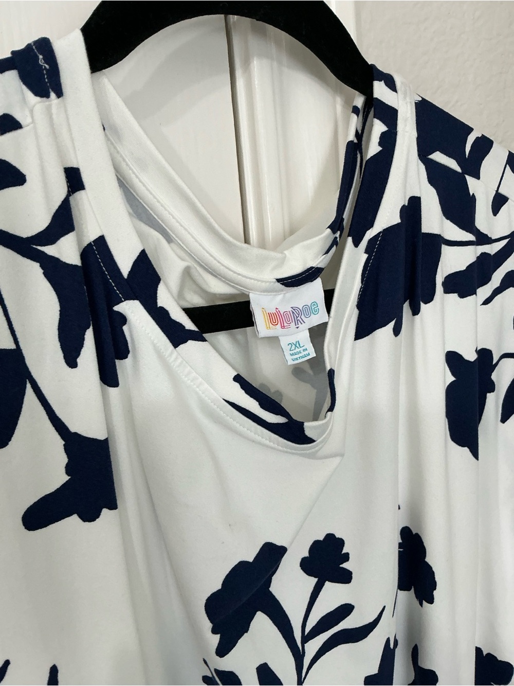 LuLaRoe White and Navy Floral Tunic top Leah